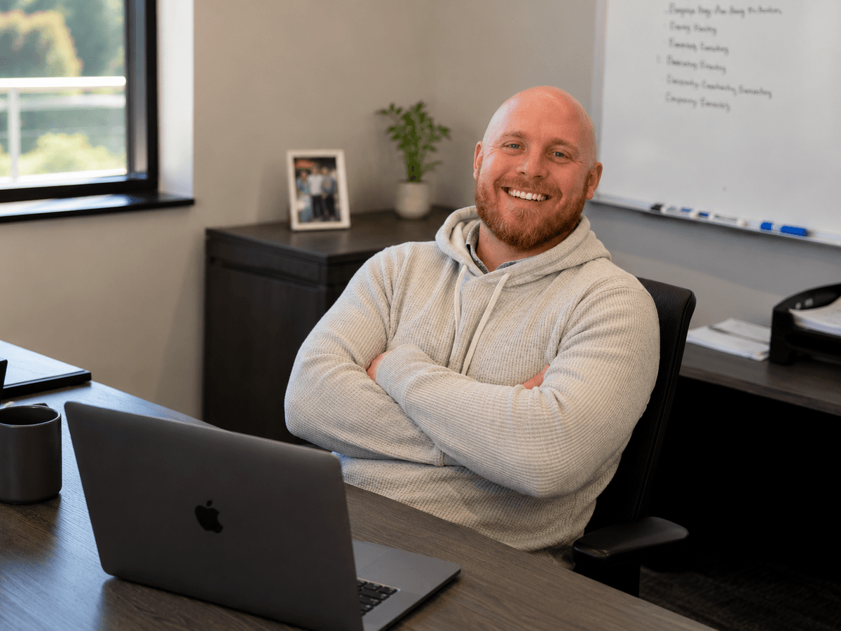 Otto Mand, Founder of EagleOnyx, at his desk
